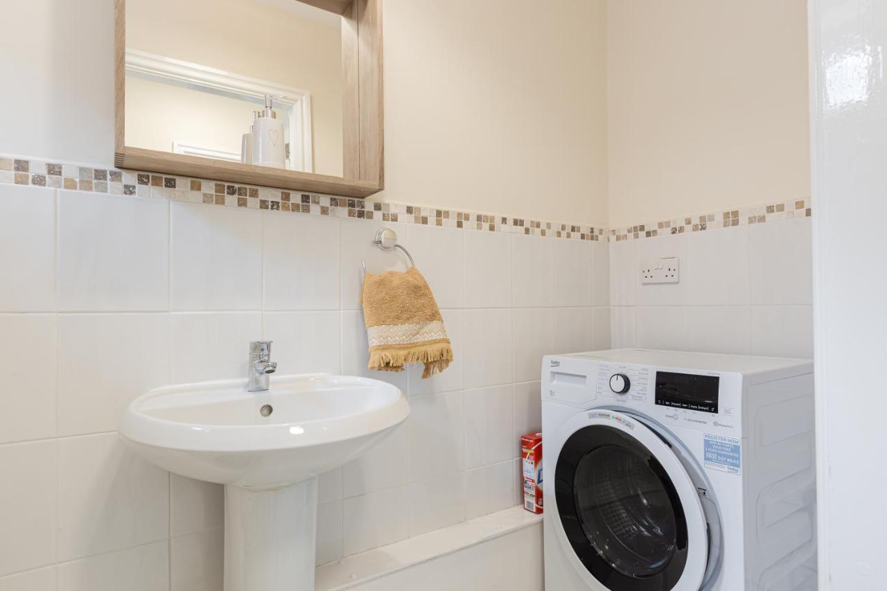 פרסטון Oxheys House - 5 Bedrooms Contractors Parking מראה חיצוני תמונה