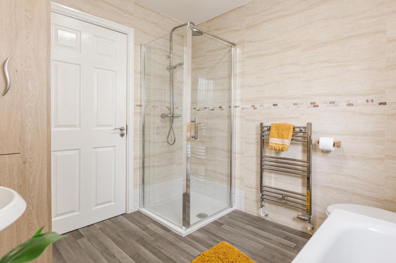 פרסטון Oxheys House - 5 Bedrooms Contractors Parking מראה חיצוני תמונה
