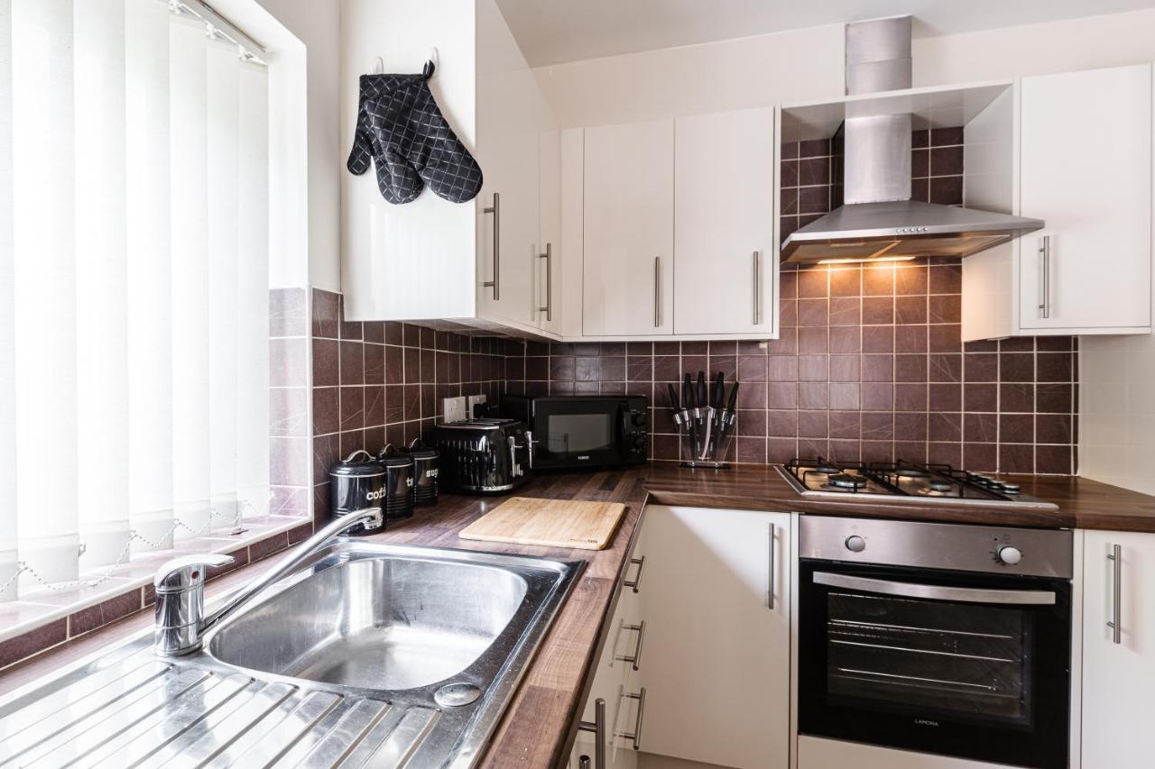 פרסטון Oxheys House - 5 Bedrooms Contractors Parking מראה חיצוני תמונה