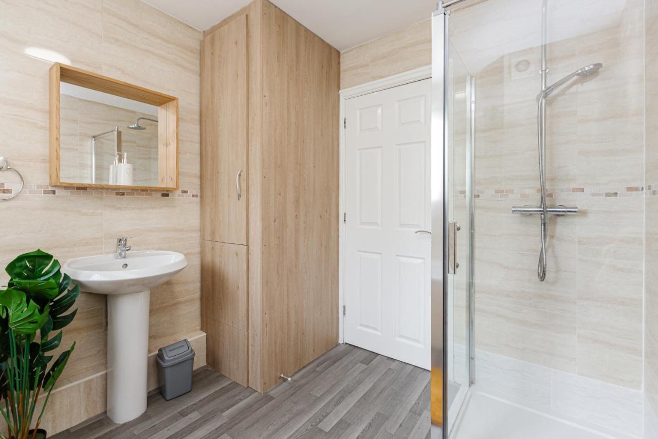 פרסטון Oxheys House - 5 Bedrooms Contractors Parking מראה חיצוני תמונה