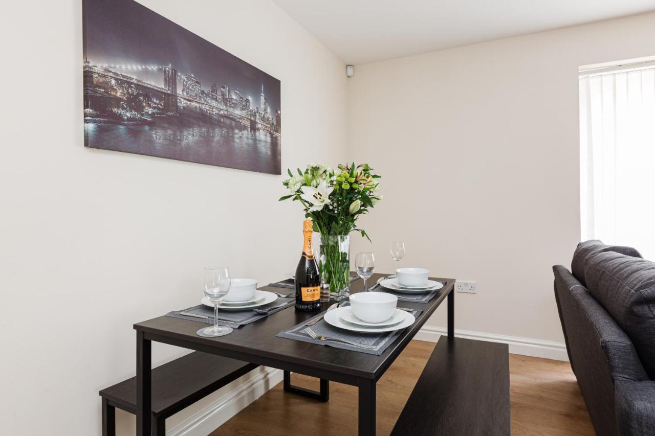 פרסטון Oxheys House - 5 Bedrooms Contractors Parking מראה חיצוני תמונה