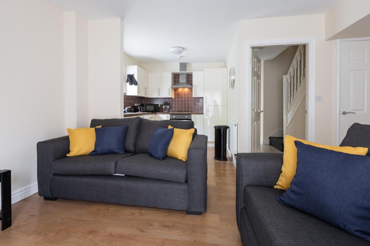 פרסטון Oxheys House - 5 Bedrooms Contractors Parking מראה חיצוני תמונה