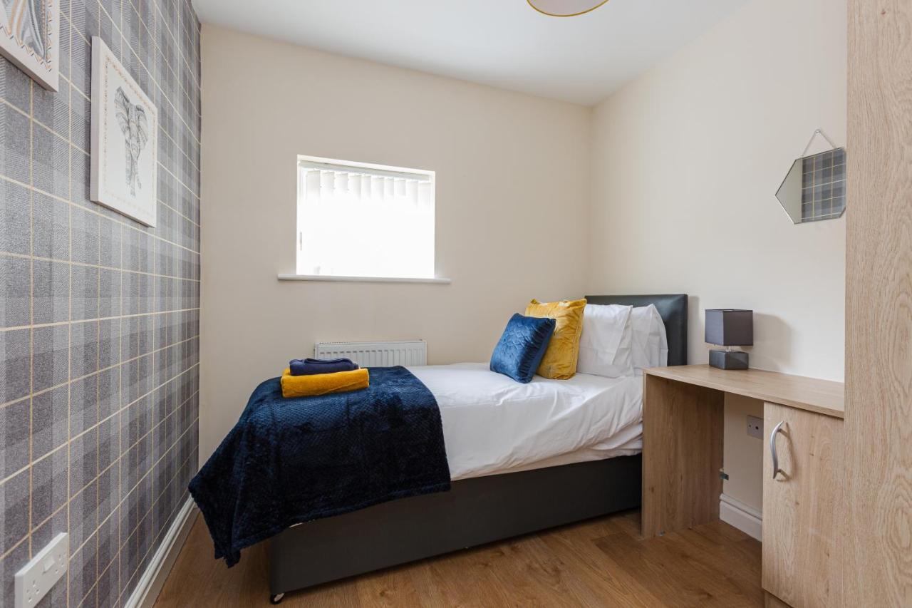 פרסטון Oxheys House - 5 Bedrooms Contractors Parking מראה חיצוני תמונה